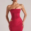 Vestito corto aderente a fascia Veda in rosso ciliegia