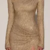 Vestito corto aderente asimmetrico con decorazioni Nevina in oro