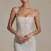Vestito corto aderente con decorazioni Aellin in bianco Vestito corto aderente con decorazioni Aellin in bianco