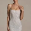 Vestito corto aderente con decorazioni Aellin in bianco Vestito corto aderente con decorazioni Aellin in bianco