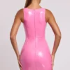Vestito corto aderente con scollo a V in vinile Allani, colore rosa Vestito corto aderente con scollo a V in vinile Allani, colore rosa