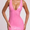 Vestito corto aderente con scollo a V in vinile Allani, colore rosa Vestito corto aderente con scollo a V in vinile Allani, colore rosa