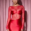 Vestito corto aderente drappeggiato con inserti in pizzo a maniche lunghe Eliette in rosso Vestito corto aderente drappeggiato con inserti in pizzo a maniche lunghe Eliette in rosso