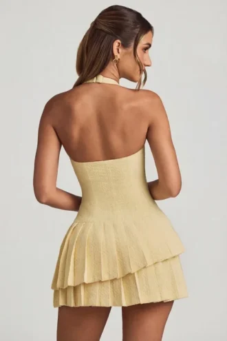Vestito corto asimmetrico a strati con scollo all’americana Rosaria in giallo pastello