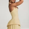 Vestito corto asimmetrico a strati con scollo all’americana Rosaria in giallo pastello