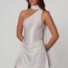 Vestito corto asimmetrico Kiraz con dettaglio a sciarpa in bianco