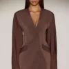 Vestito corto blazer monopetto Azelie in marrone cioccolato Vestito corto blazer monopetto Azelie in marrone cioccolato