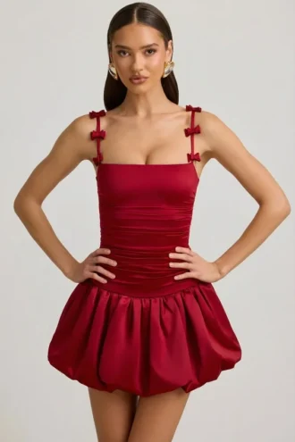 Vestito corto Cirilla con fiocco e orlo a palloncino arricciato in rosso vero