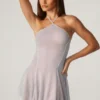 Vestito corto con allacciatura sul retro in pizzo decorato Juni, colore argento Vestito corto con allacciatura sul retro in pizzo decorato Juni, colore argento