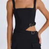 Vestito corto con cintura e cut-out Acadia in nero Vestito corto con cintura e cut-out Acadia in nero