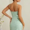 Vestito corto con corsetto decorato Constance in color salvia
