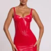 Vestito corto con corsetto in vinile e ferretti Ambrose in rosso fuoco Vestito corto con corsetto in vinile e ferretti Ambrose in rosso fuoco