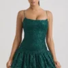 Vestito corto con orlo a palloncino decorato Callie in verde acqua Vestito corto con orlo a palloncino decorato Callie in verde acqua