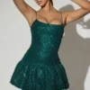 Vestito corto con orlo a palloncino decorato Callie in verde acqua Vestito corto con orlo a palloncino decorato Callie in verde acqua