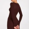 Vestito corto con reggiseno allacciato a maniche lunghe in modal a coste Caris, color cioccolato Vestito corto con reggiseno allacciato a maniche lunghe in modal a coste Caris, color cioccolato
