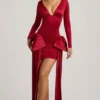 Vestito corto con ruches e fiocco Karelyn in rosso vero Vestito corto con ruches e fiocco Karelyn in rosso vero