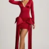 Vestito corto con ruches e fiocco Karelyn in rosso vero Vestito corto con ruches e fiocco Karelyn in rosso vero