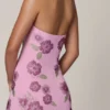 Vestito corto con scollo all’americana e decorazioni Galene in rosa tenue Vestito corto con scollo all’americana e decorazioni Galene in rosa tenue