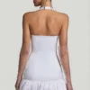 Vestito corto con scollo all’americana e orlo a palloncino con fiocco Millie in bianco Vestito corto con scollo all’americana e orlo a palloncino con fiocco Millie in bianco