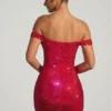 Vestito corto con spalle scoperte e decorazioni Leonora in rosso cremisi Vestito corto con spalle scoperte e decorazioni Leonora in rosso cremisi