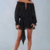 Vestito corto con spalle scoperte e maniche a palloncino Alessia in nero Vestito corto con spalle scoperte e maniche a palloncino Alessia in nero