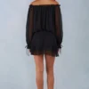 Vestito corto con spalle scoperte e maniche a palloncino Alessia in nero Vestito corto con spalle scoperte e maniche a palloncino Alessia in nero