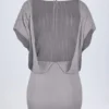 Vestito corto con spalle scoperte e maniche a pipistrello Amanita in argento Vestito corto con spalle scoperte e maniche a pipistrello Amanita in argento