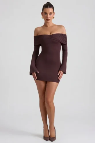 Vestito corto con spalle scoperte e ruches in misto modal-cashmere Thais, colore Espresso