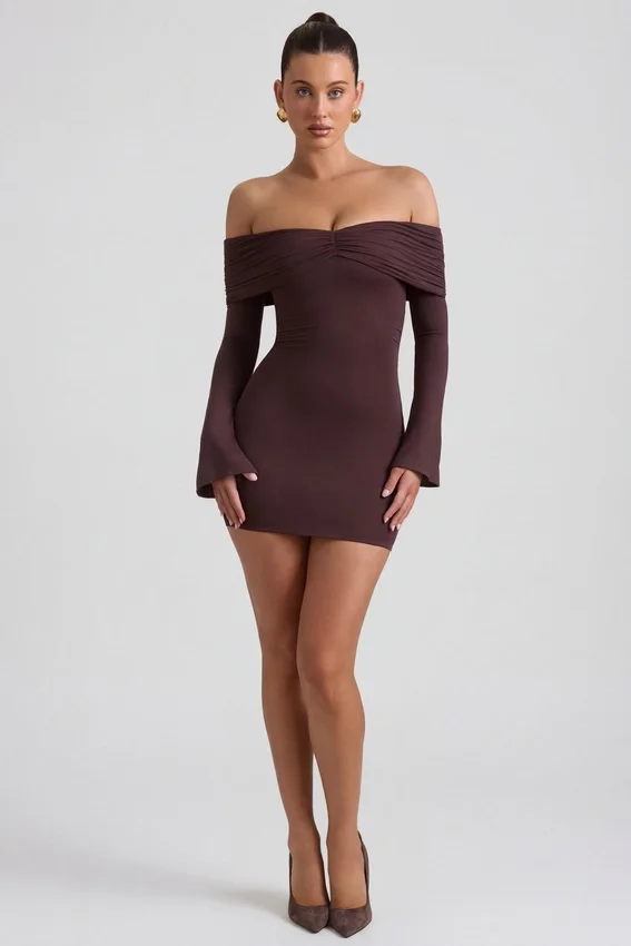 Vestito corto con spalle scoperte e ruches in misto modal-cashmere Thais, colore Espresso Vestito corto con spalle scoperte e ruches in misto modal-cashmere Thais, colore Espresso
