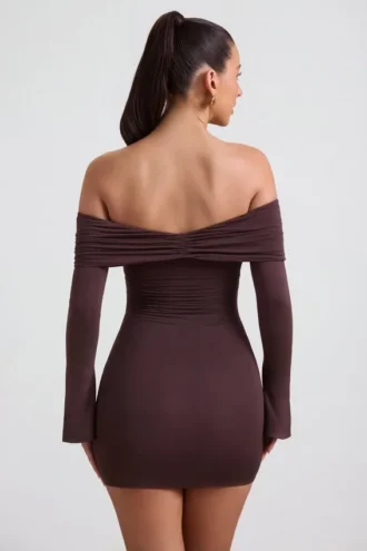 Vestito corto con spalle scoperte e ruches in misto modal-cashmere Thais, colore Espresso