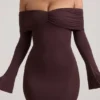 Vestito corto con spalle scoperte e ruches in misto modal-cashmere Thais, colore Espresso Vestito corto con spalle scoperte e ruches in misto modal-cashmere Thais, colore Espresso