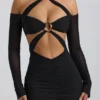 Vestito corto con spalline scese e ruches Kemina in nero Vestito corto con spalline scese e ruches Kemina in nero