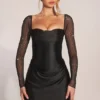 Vestito corto drappeggiato a maniche lunghe Clemmie in nero Vestito corto drappeggiato a maniche lunghe Clemmie in nero