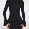 Vestito corto drappeggiato a maniche lunghe in modal a coste Helena, nero Vestito corto drappeggiato a maniche lunghe in modal a coste Helena, nero