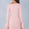 Vestito corto drappeggiato a maniche lunghe in modal a coste Helena, rosa cipria Vestito corto drappeggiato a maniche lunghe in modal a coste Helena, rosa cipria
