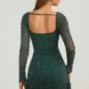 Vestito corto drappeggiato con collo a cappuccio decorato Tivoli in verde smeraldo Vestito corto drappeggiato con collo a cappuccio decorato Tivoli in verde smeraldo