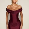 Vestito corto drappeggiato con spalle scoperte in raso Maeve, colore rosso vino