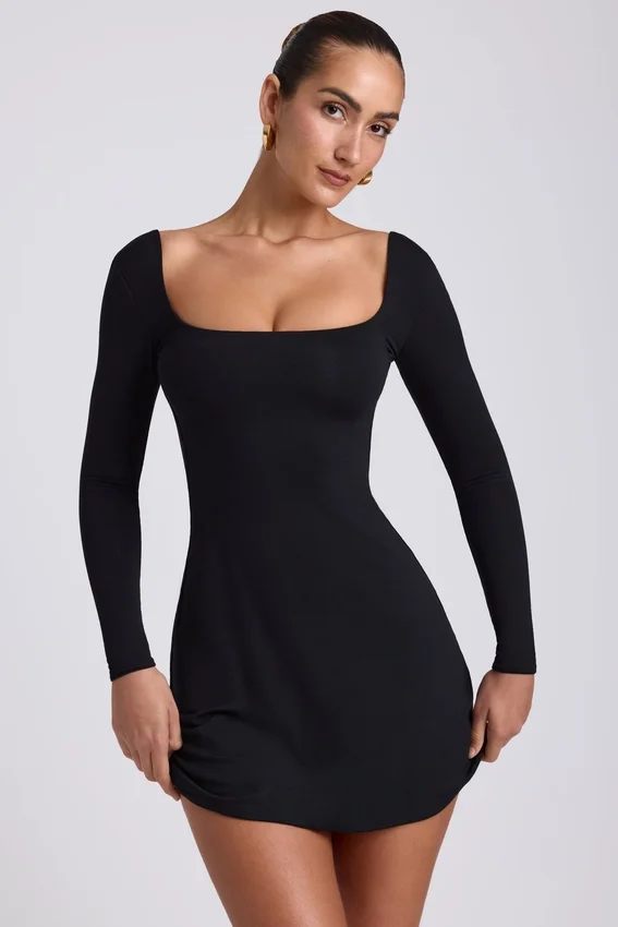 Vestito corto Hope in modal con scollo quadrato e maniche lunghe, colore nero Vestito corto Hope in modal con scollo quadrato e maniche lunghe, colore nero