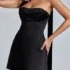 Vestito corto in raso drappeggiato con scollo all’americana Anastasia in nero