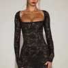 Vestito corto nero a maniche lunghe con pizzo smerlato trasparente Darla Vestito corto nero a maniche lunghe con pizzo smerlato trasparente Darla