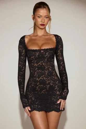 Vestito corto nero a maniche lunghe con pizzo smerlato trasparente Darla
