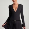 Vestito corto plissettato a maniche lunghe Fiorella in nero Vestito corto plissettato a maniche lunghe Fiorella in nero