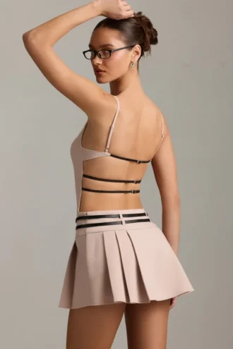 Vestito corto plissettato con cintura e schiena scoperta Leilani in color fungo