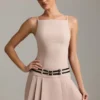 Vestito corto plissettato con cintura e schiena scoperta Leilani in color fungo