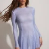 Vestito corto senza schienale a maniche lunghe con decorazioni Dixie in blu Vestito corto senza schienale a maniche lunghe con decorazioni Dixie in blu