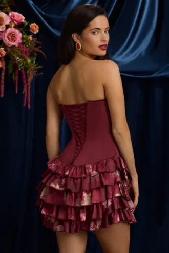 Vestito corto senza spalline con corpetto a balze e stampa floreale marrone Vestito corto senza spalline con corpetto a balze e stampa floreale marrone