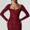 Vestito corto Sephina con scollo a cuore decorato in rosso