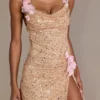 Vestito corto Seraphine con decorazioni e schiena scoperta in oro