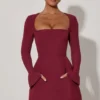 Vestito corto strutturato a tulipano con scollo quadrato Taesha in rosso vino