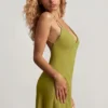 Vestito corto svasato con schiena scoperta Kalani in verde oliva